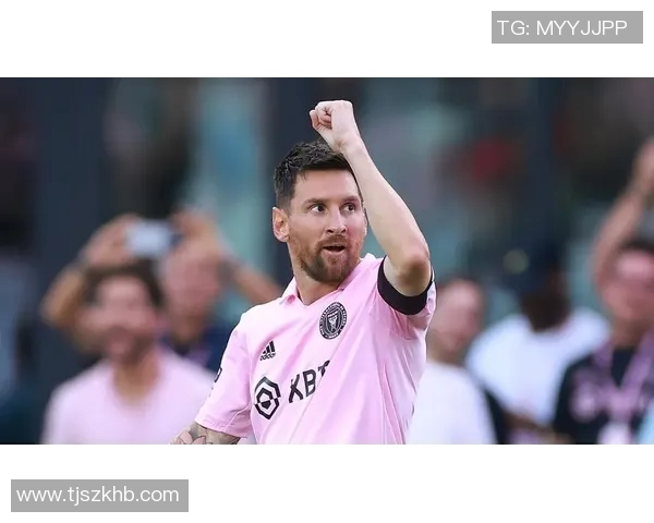 足球明星原地踏单车精彩瞬间合集展现技巧与风采的完美视频