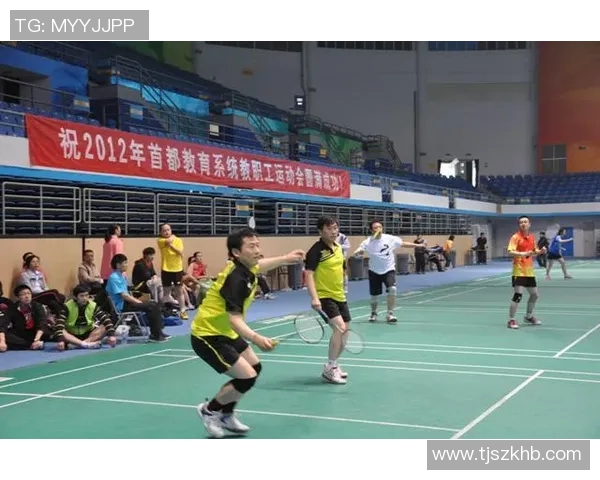 重庆羽毛球队与南京羽毛球队技术对比赛后分析与总结 重庆羽毛球队与南京羽毛球队技术对比赛后分析与总结