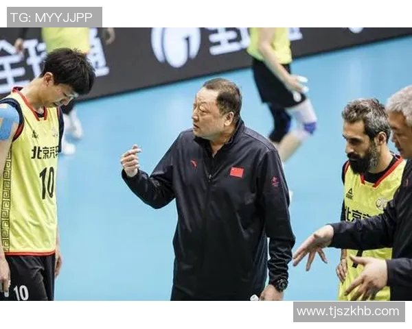 北京排球队在精英赛中的团队协作表现分析与点评